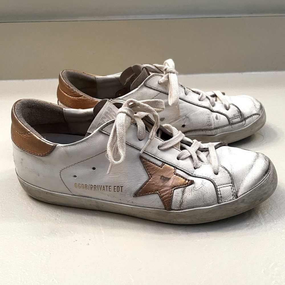 ✨ Golden Goose ✨ Super-star Low Top Sneaker - rare find!